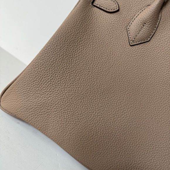 Etoupe Pebble Leather 30 Leather Bag Belted Lock Key Satchel w/ Gold Hardware C1 - Picture 5 of 16